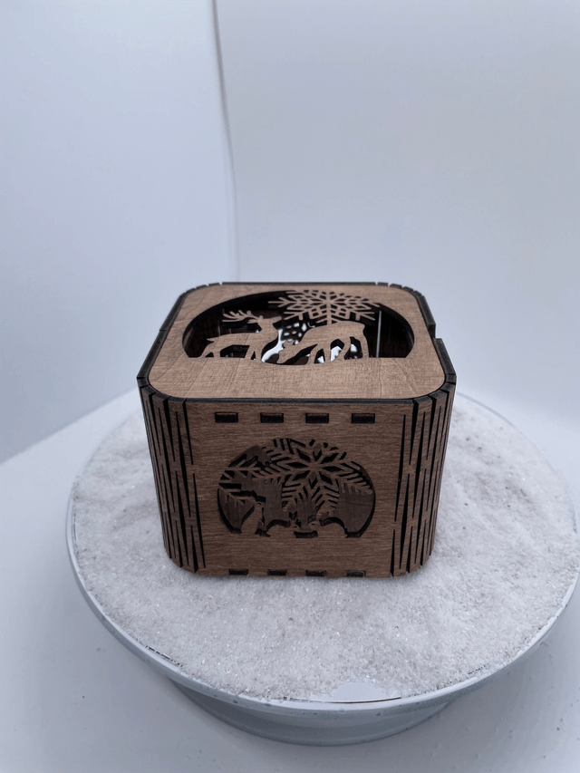 Boîte en bois Cadeau Renne pour Noël.