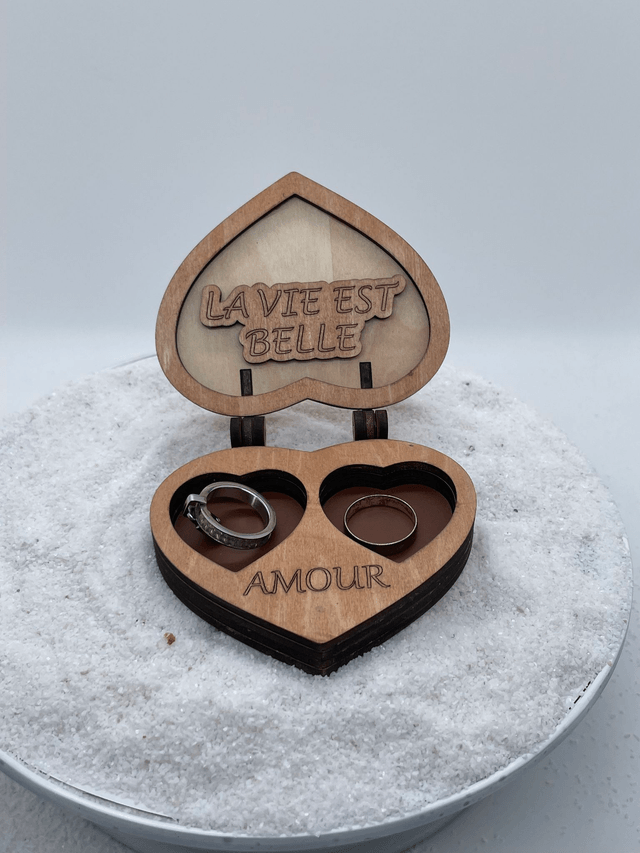 Boîte à Alliances en bois et cuir coeur et clapet