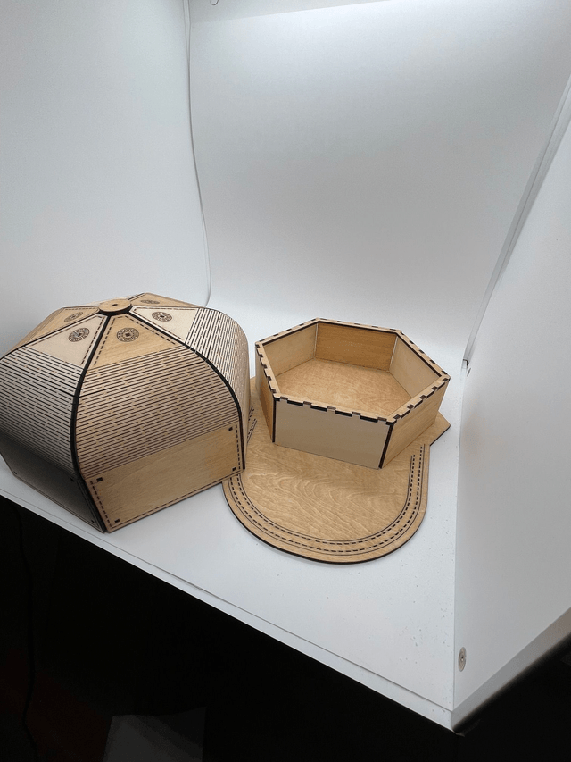 Boîte en bois en forme de Casquette.