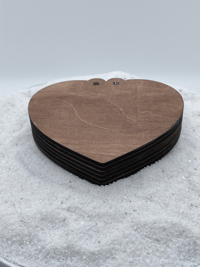 Boîte à Alliances en bois et cuir coeur et ouverture éventail