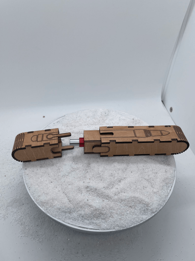 Coffret Stylo avec couvercle et ouverture par emboîtement.