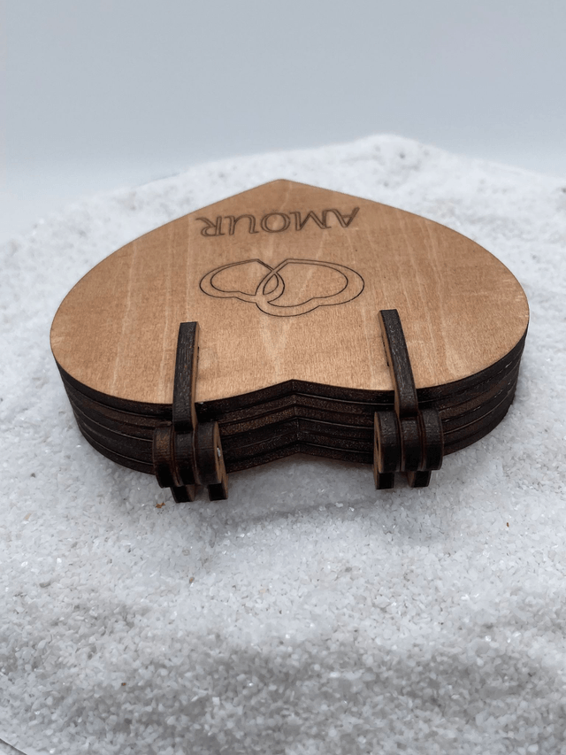 Boîte à Alliances en bois et cuir coeur et clapet