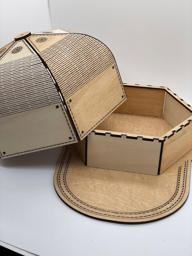 Boîte en bois en forme de Casquette.
