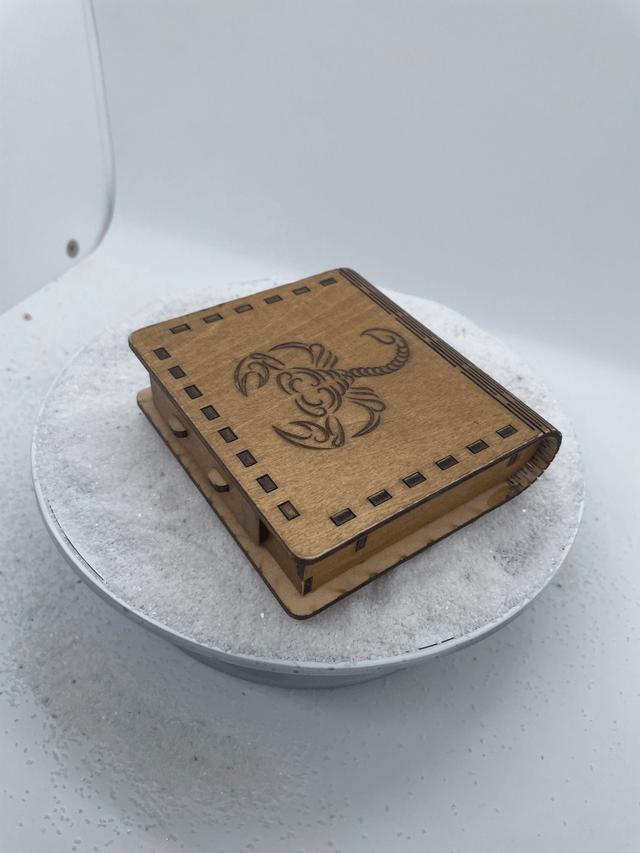 Boîte à Cigarettes + briquet avec fermeture.